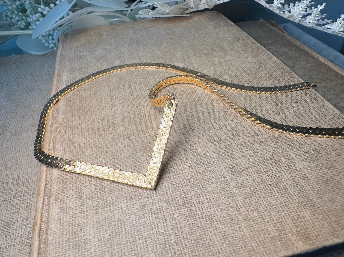 Vintage Gold Chevron Necklace, 1980s Herringbone Gold Chain Necklace with Bar Pendant