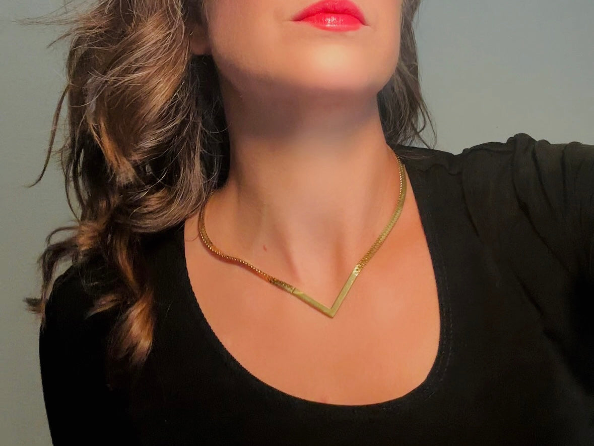 Vintage Gold Chevron Necklace, 1980s Herringbone Gold Chain Necklace with Bar Pendant