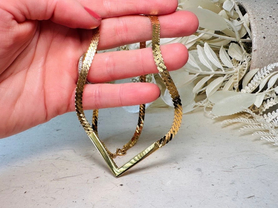 Vintage Gold Chevron Necklace, 1980s Herringbone Gold Chain Necklace with Bar Pendant