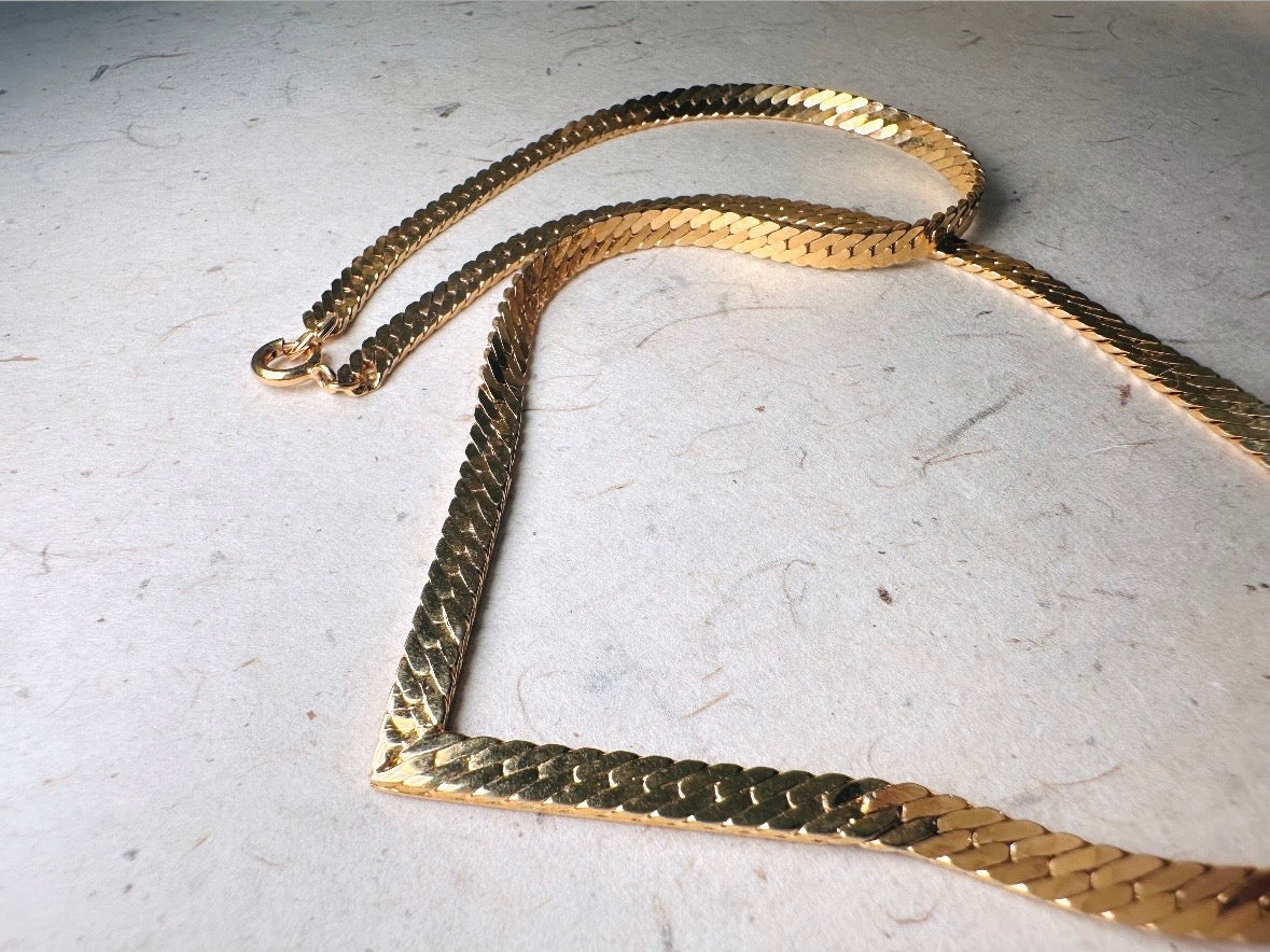 Vintage Gold Chevron Necklace, 1980s Herringbone Gold Chain Necklace with Bar Pendant
