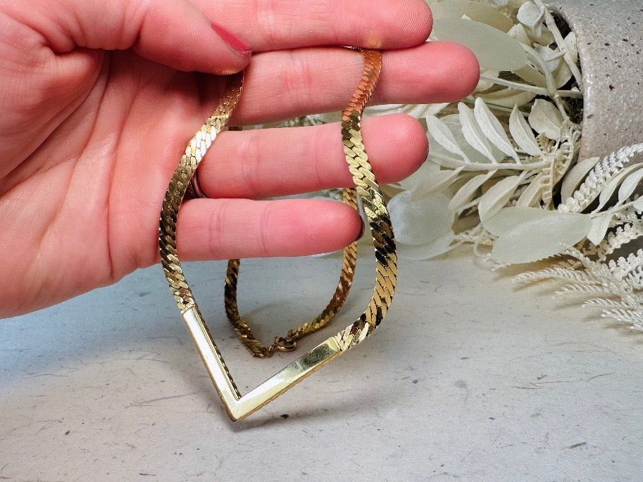 Vintage Gold Chevron Necklace, 1980s Herringbone Gold Chain Necklace with Bar Pendant