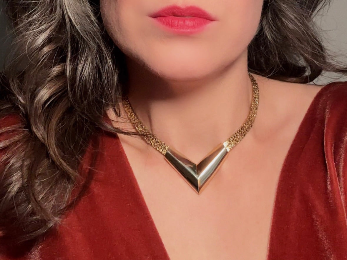 Vintage Gold Chevron Necklace, 80s Golden Nugget Chain Choker with V Bar Pendant, Bold Statement Necklace