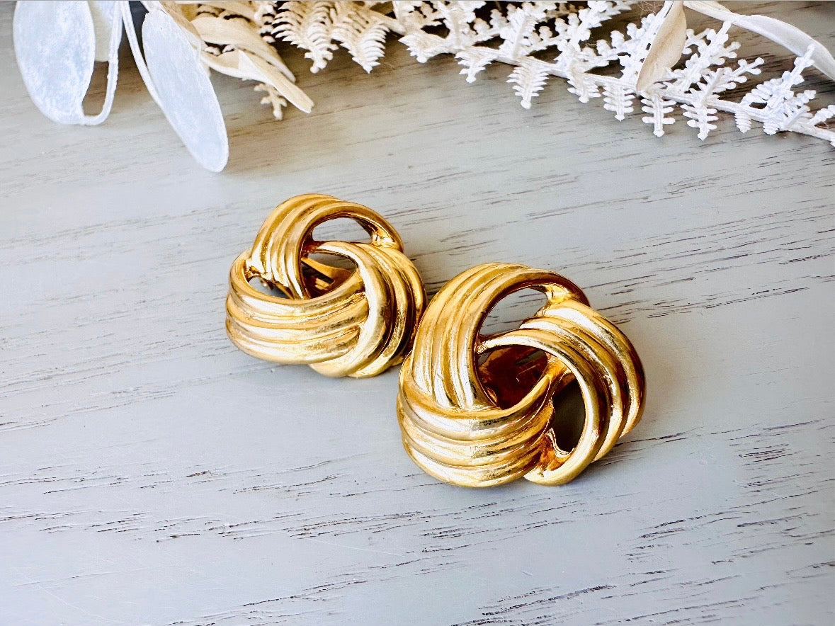 Vintage Gold Knot Clip On Earrings, Shiny Gold Twisted Rope Earrings, Oversized Gold 80s Mogul Classic Vintage Earrings