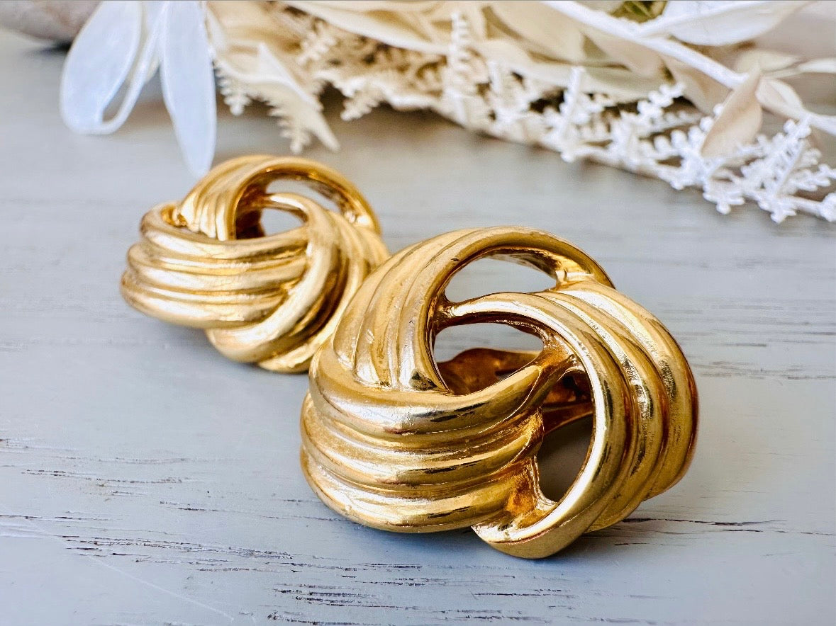 Vintage Gold Knot Clip On Earrings, Shiny Gold Twisted Rope Earrings, Oversized Gold 80s Mogul Classic Vintage Earrings