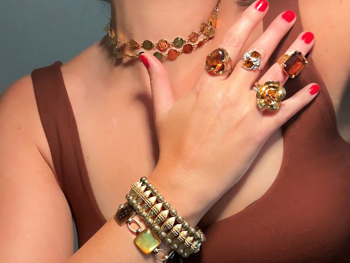 This bold vintage gold magnolia ring from Piggle and Pop is an incredible statement piece. Featuring a chunky gold base and blooming oversized magnolia, this sculptural flower ring is a stunning cocktail ring. Pair is with others for a fun maximalist look or let it shine on its own. This ring is stamped 8 for its size but is unmarked to its maker. A solid well made piece in excellent vintage condition.

Dimensions: fitted US size 8