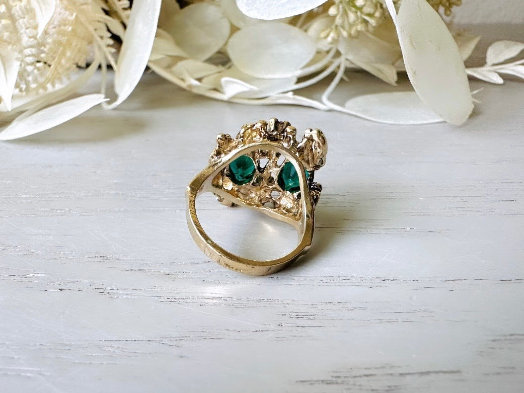 Vintage Green Gem Cocktail Ring, 18k Brutalist Ring with Faux Emeralds  4