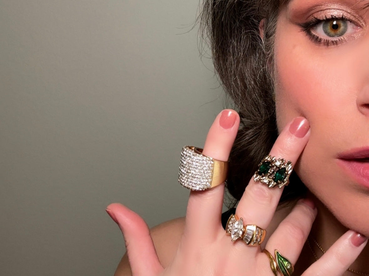 Vintage Green Gem Cocktail Ring, 18k Brutalist Ring with Faux Emeralds  7