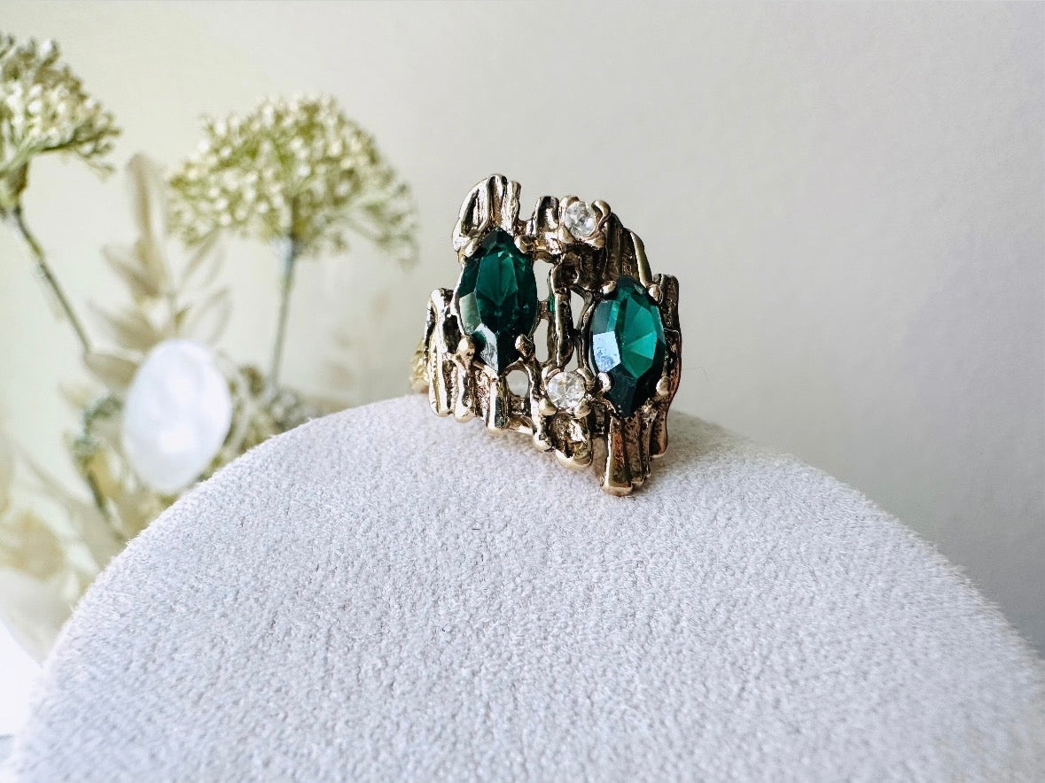 Vintage Green Gem Cocktail Ring, 18k Brutalist Ring with Faux Emeralds 