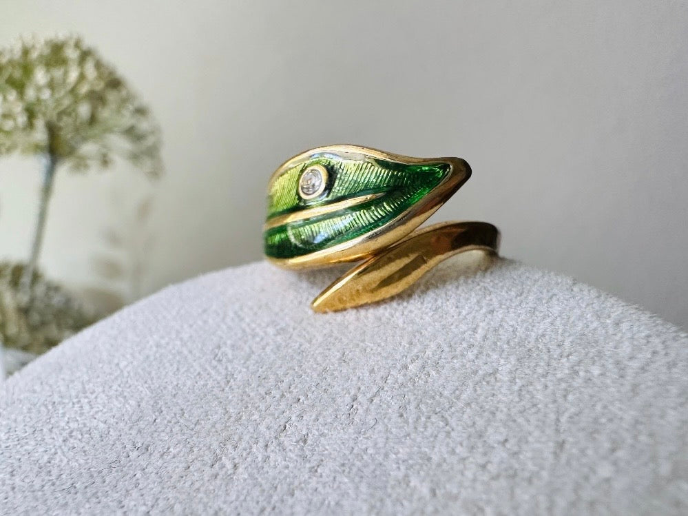 Vintage Green Leaf Ring, 1979 Vintage Avon Ring with Rhinestone from Piggle and Pop
