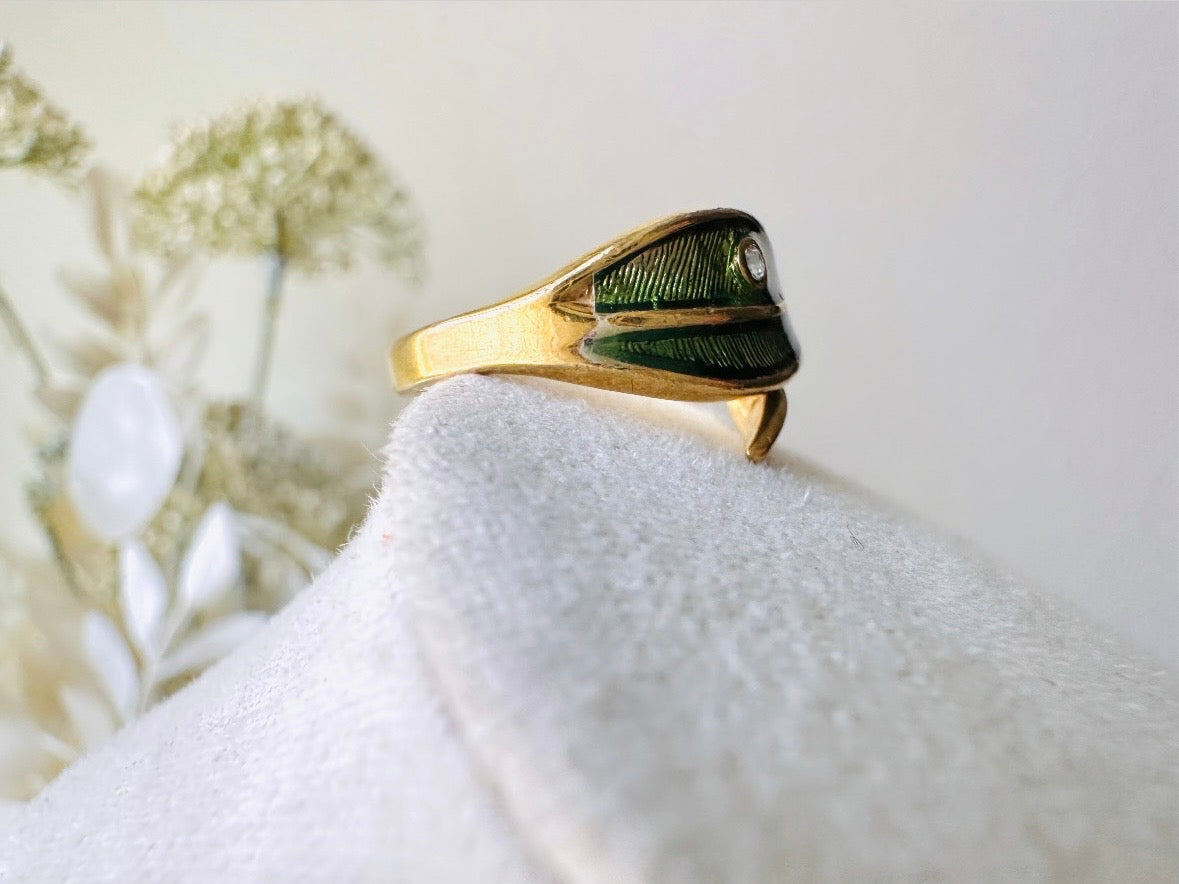 Vintage Green Leaf Ring, 1979 Vintage Avon Ring with Rhinestone from Piggle and Pop