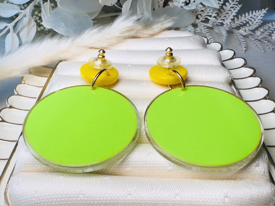 Vintage Lemon Earrings, Bright Yellow Lemon Slice Earrings, Retro 90s Fun Acrylic Summer Earrings