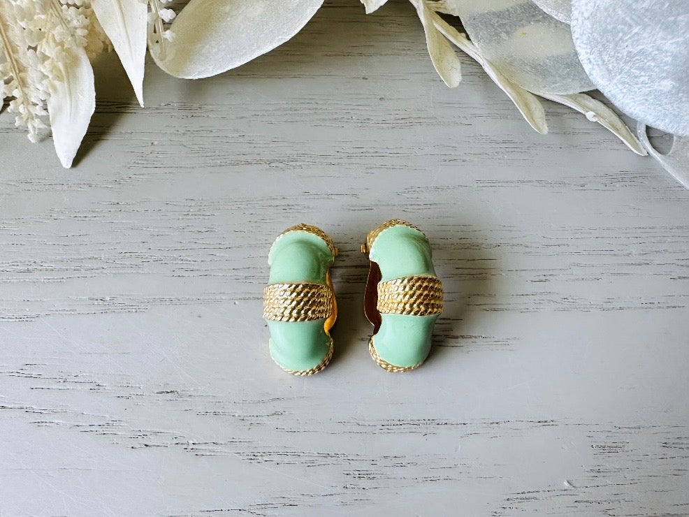 Vintage Mint Earrings, Signed Gay Boyer 80s Half Hoop Clip-On Earrings with Gold Rope Border 1