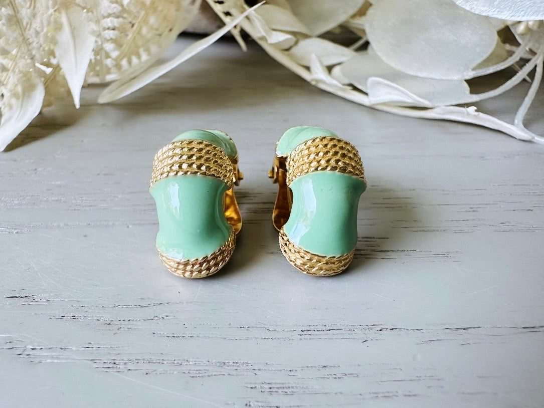 Vintage Mint Earrings, Signed Gay Boyer 80s Half Hoop Clip-On Earrings with Gold Rope Border 2