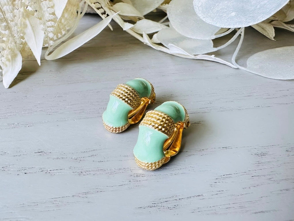 Vintage Mint Earrings, Signed Gay Boyer 80s Half Hoop Clip-On Earrings with Gold Rope Border 4
