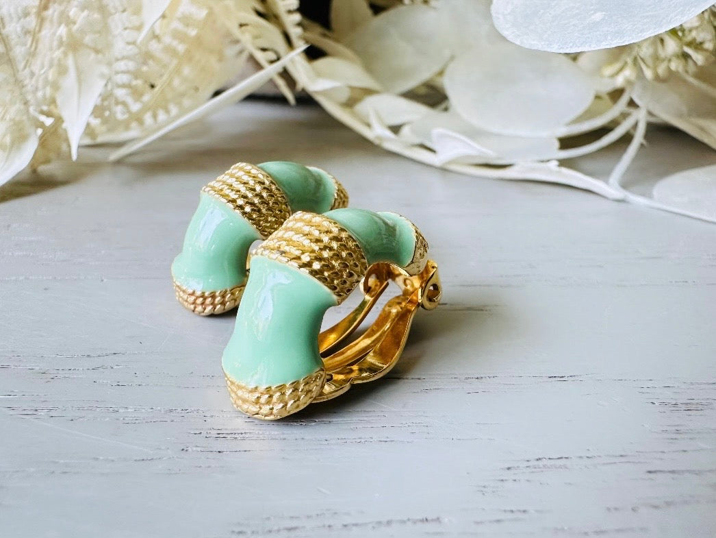 Vintage Mint Earrings, Signed Gay Boyer 80s Half Hoop Clip-On Earrings with Gold Rope Border 5
