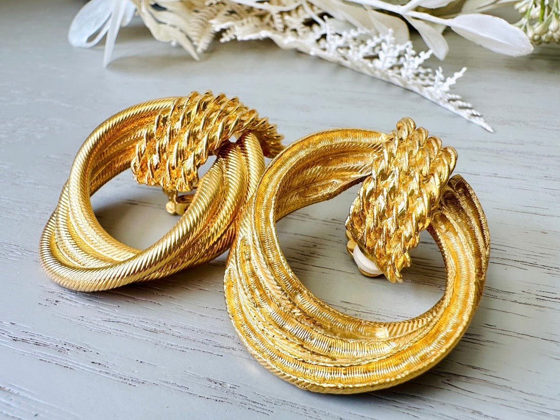 Vintage Oversized Gold Hoop Earrings, 1980s Dramatic Door Knocker Earrings close up 