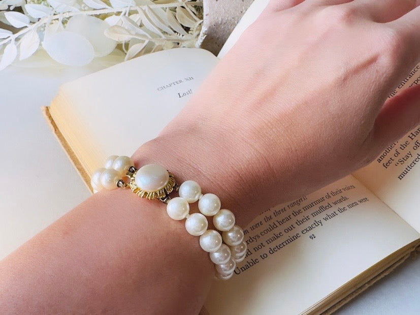 Vintage Pearl Bracelet, Double Strand Beaded Bracelet with Cream Glass Pearls and Ornate Clasp