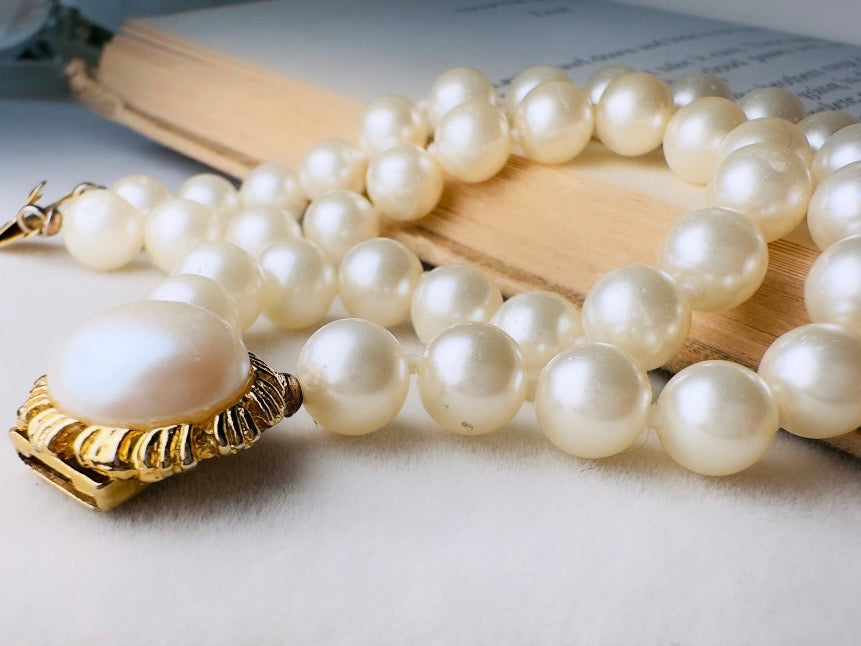 Vintage Pearl Bracelet, Double Strand Beaded Bracelet with Cream Glass Pearls and Ornate Clasp