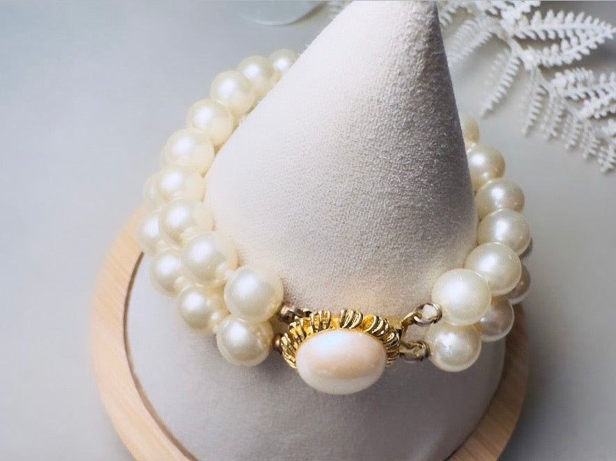 Vintage Pearl Bracelet, Double Strand Beaded Bracelet with Cream Glass Pearls and Ornate Clasp