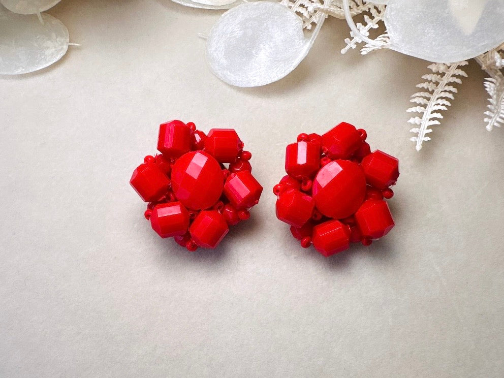 Vintage Red Earrings, Beaded 60s German Earrings, Big Faceted Red Acrylic Popcorn Style 1960s Clip On Earrings