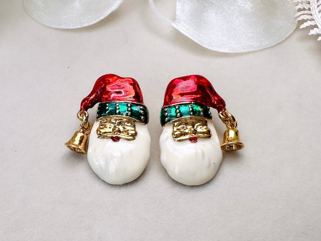 Vintage Santa Earrings, Smiling Santa Claus Red and Green Holiday Post Earrings with Jingle Bell Hat, Cute Kitschy 70s Christmas Earrings