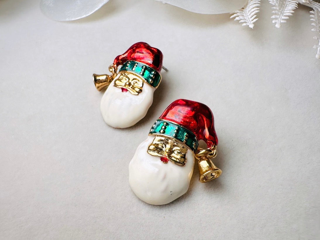 Vintage Santa Earrings, Smiling Santa Claus Red and Green Holiday Post Earrings with Jingle Bell Hat, Cute Kitschy 70s Christmas Earrings