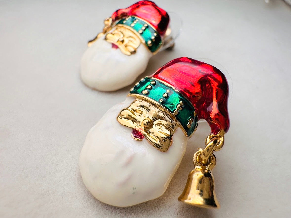 Vintage Santa Earrings, Smiling Santa Claus Red and Green Holiday Post Earrings with Jingle Bell Hat, Cute Kitschy 70s Christmas Earrings