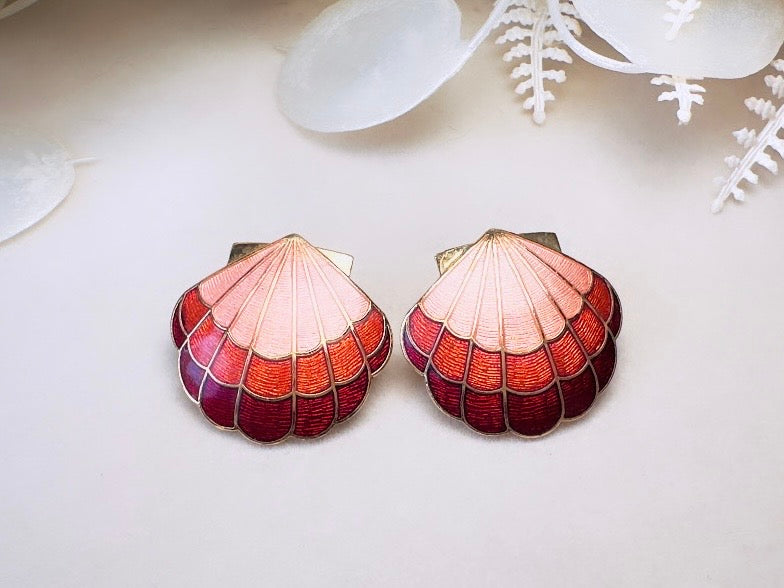 Vintage Shell Earrings, Gold Scallop Earrings with Peach and Red Cloisonné, Beach Summer Enamel Jewelry