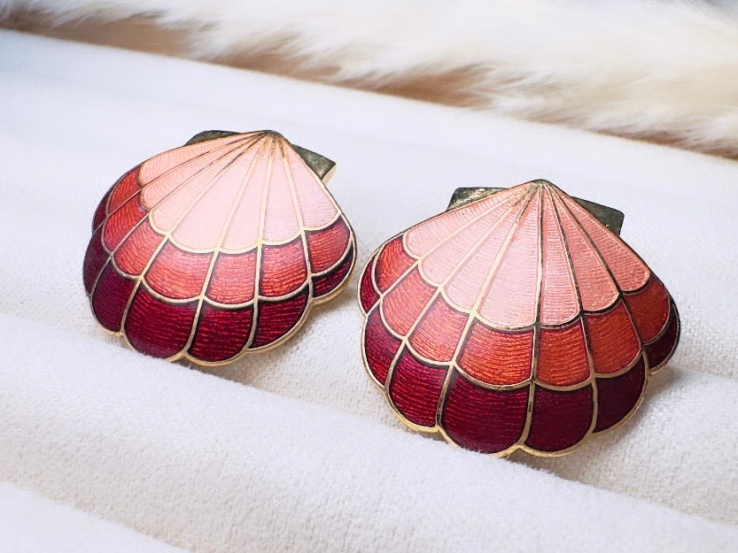 Vintage Shell Earrings, Gold Scallop Earrings with Peach and Red Cloisonné, Beach Summer Enamel Jewelry