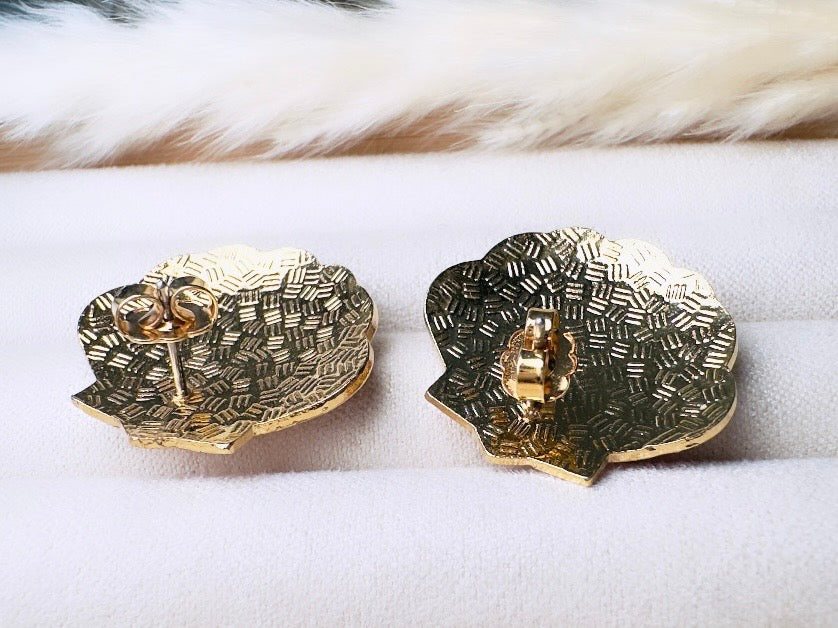 Vintage Shell Earrings, Gold Scallop Earrings with Peach and Red Cloisonné, Beach Summer Enamel Jewelry
