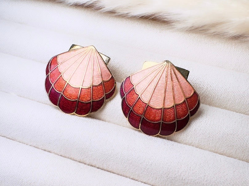 Vintage Shell Earrings, Gold Scallop Earrings with Peach and Red Cloisonné, Beach Summer Enamel Jewelry