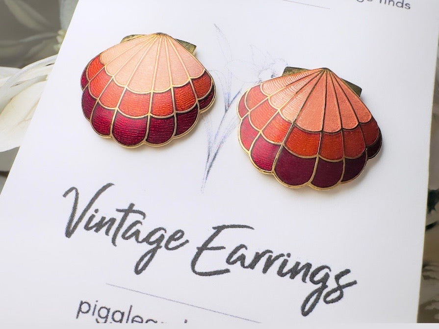 Vintage Shell Earrings, Gold Scallop Earrings with Peach and Red Cloisonné, Beach Summer Enamel Jewelry
