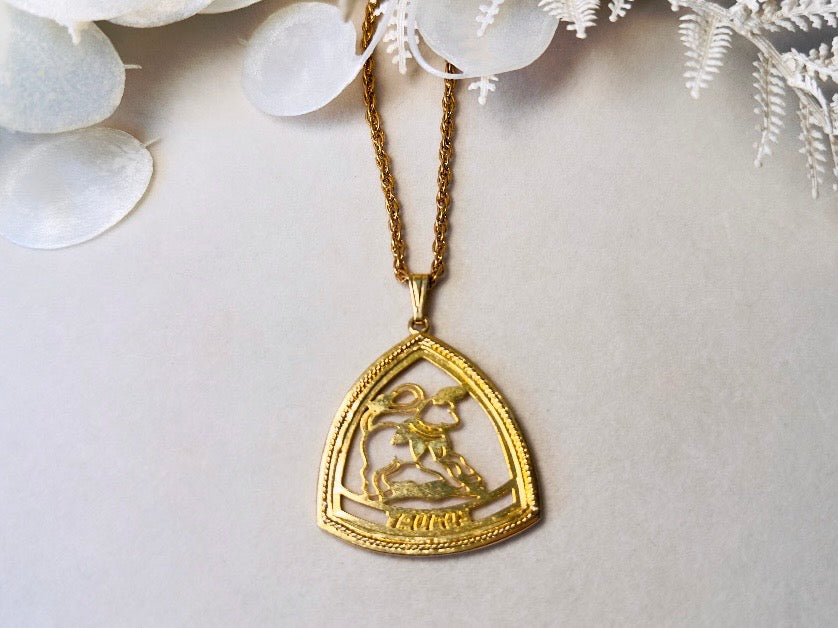 Vintage Taurus Zodiac Necklace, Unisex 70s Astrology Pendant Necklace on Gold Chain