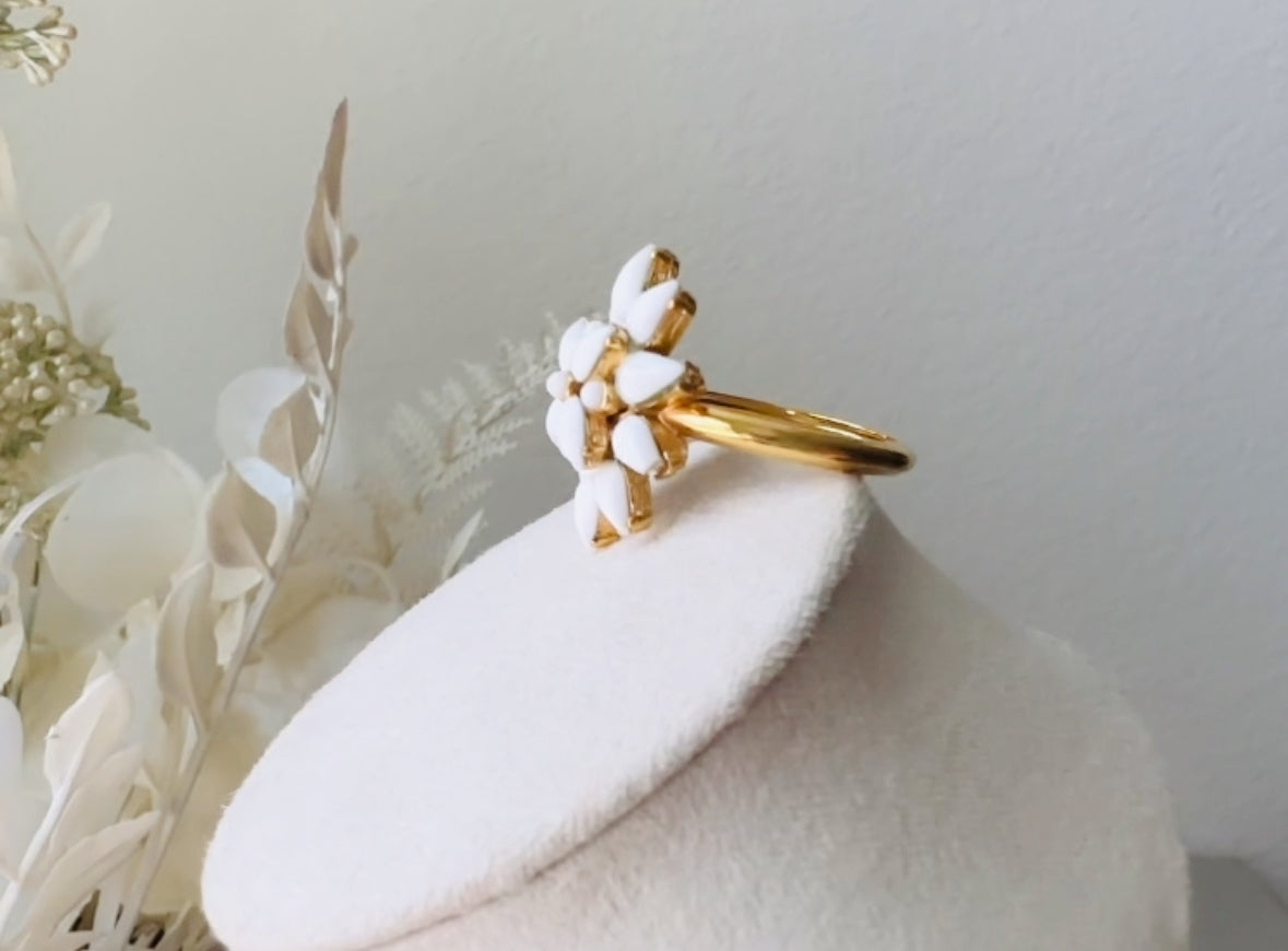Vintage Trifari Ring, White Milk Glass Ring, Cluster Firework Vintage Statement Ring, Signed Designer  side view
