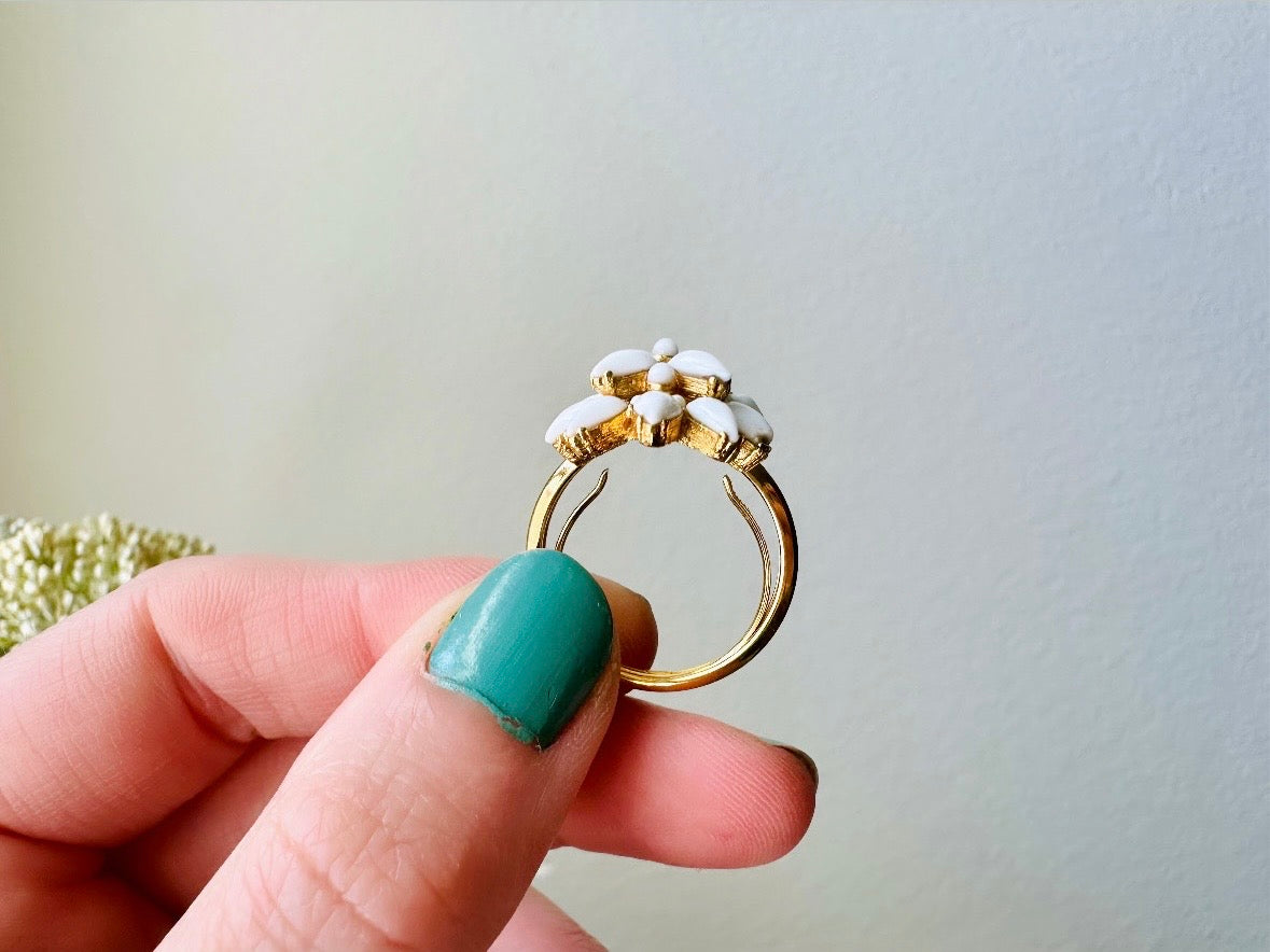 Vintage Trifari Ring, White Milk Glass Ring, Cluster Firework Vintage Statement Ring, Signed Designer Vintage Gold Flower Cocktail Ring held in hand insert adjustable