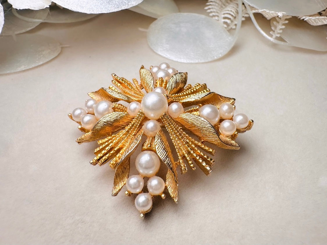 Vintage Victorian Brooch, Lisner Designer Gold Starburst Brooch with Pearl Accents, Glamorous Regency Era North Star Brooch Pin
