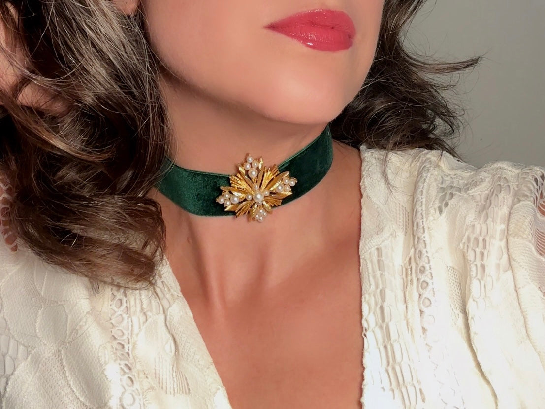 Vintage Victorian Brooch, Lisner Designer Gold Starburst Brooch with Pearl Accents, Glamorous Regency Era North Star Brooch Pin