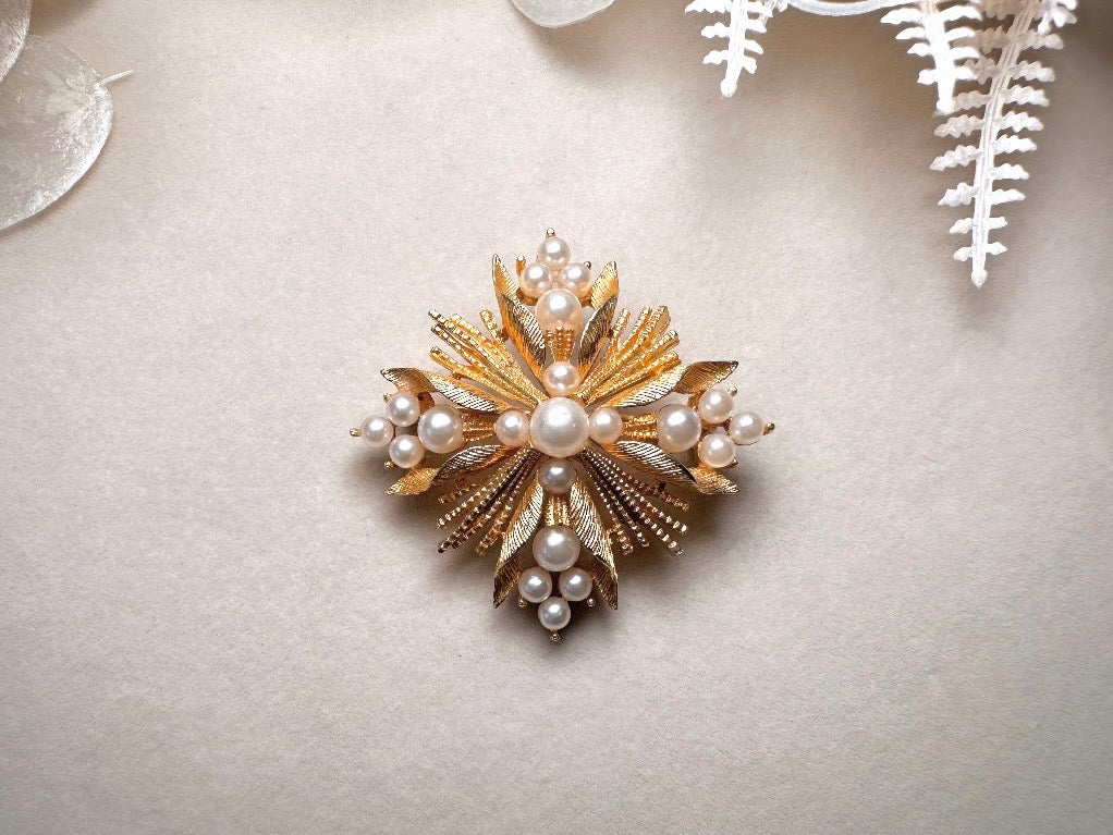 Vintage Victorian Brooch, Lisner Designer Gold Starburst Brooch with Pearl Accents, Glamorous Regency Era North Star Brooch Pin