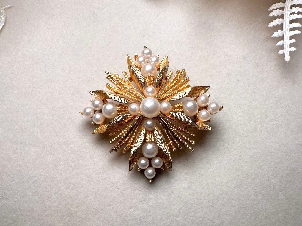 Vintage Victorian Brooch, Lisner Designer Gold Starburst Brooch with Pearl Accents, Glamorous Regency Era North Star Brooch Pin