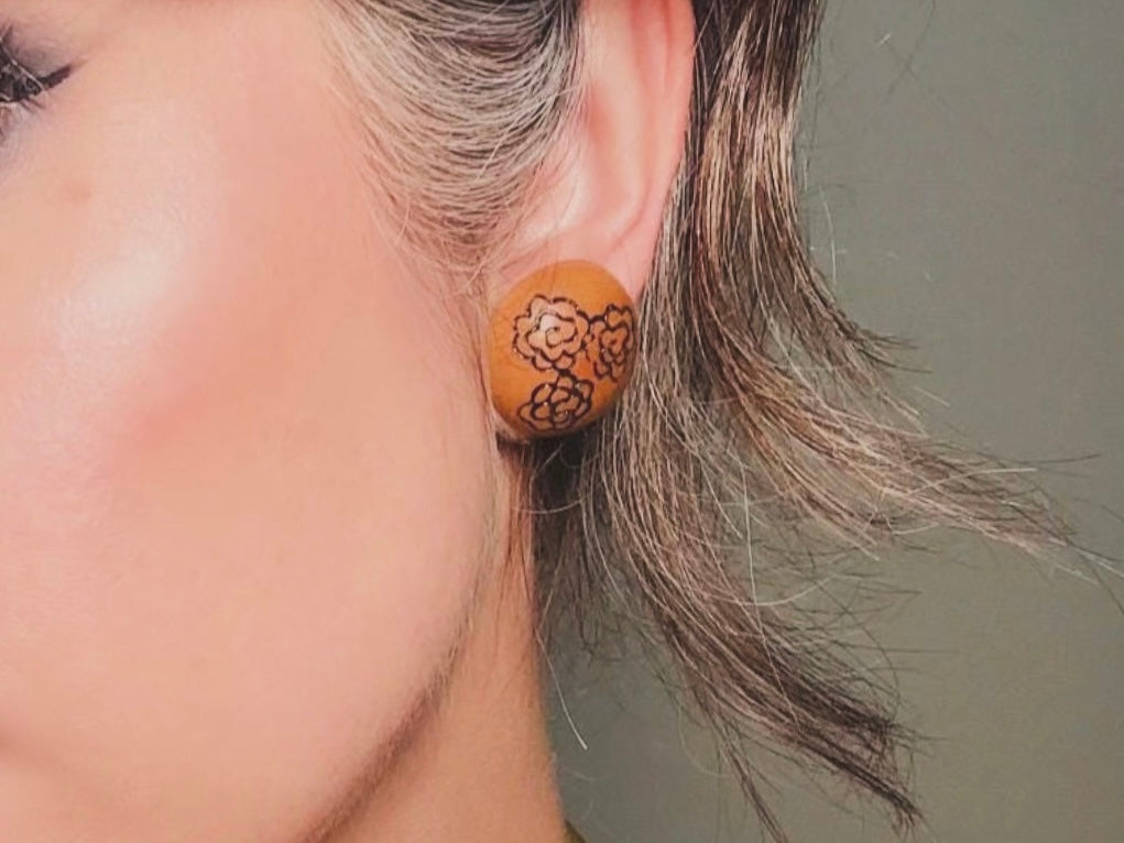 Vintage Wood Burned 1970s Earrings, Vintage 70s Bohemian Wooden Button Clip On Earrings