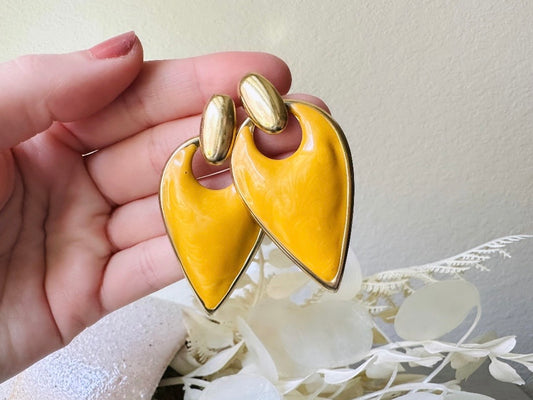 Vintage Yellow Earrings, 1980s Mustard and Gold Teardrop Door Knocker Earrings 5