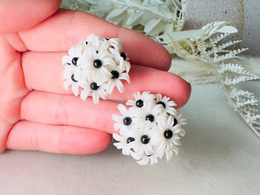 White Daisy Earrings, 60s Vintage Flower Earrings, Molded Celluloid Clip On Floral Earrings