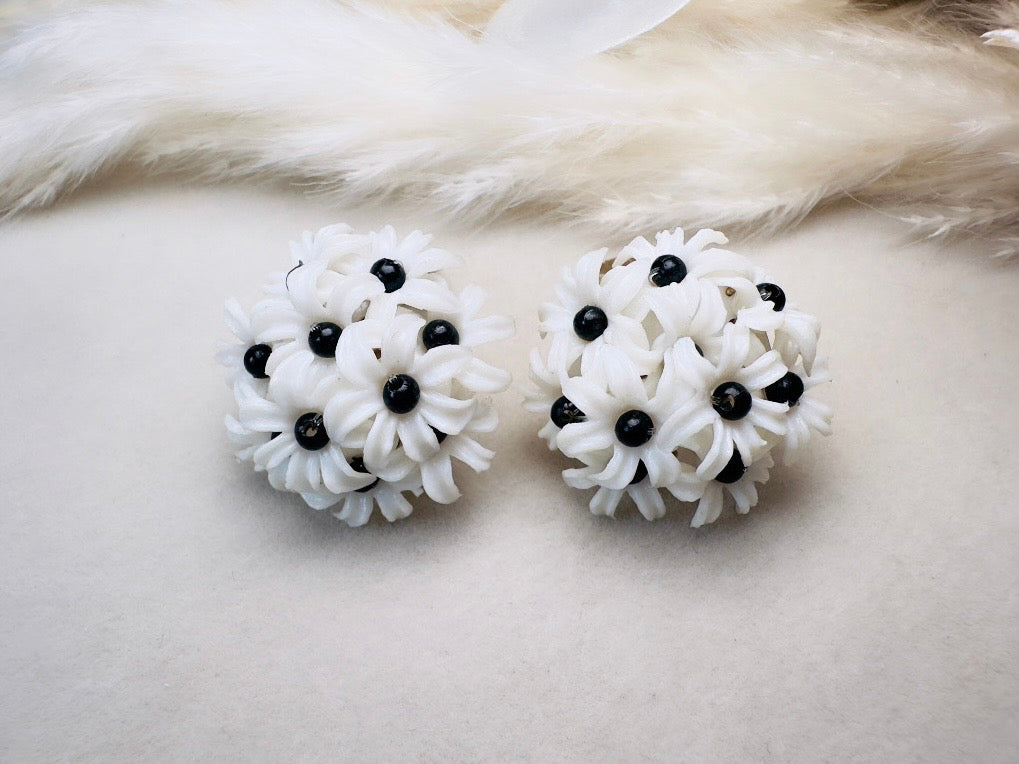 White Daisy Earrings, 60s Vintage Flower Earrings, Molded Celluloid Clip On Floral Earrings