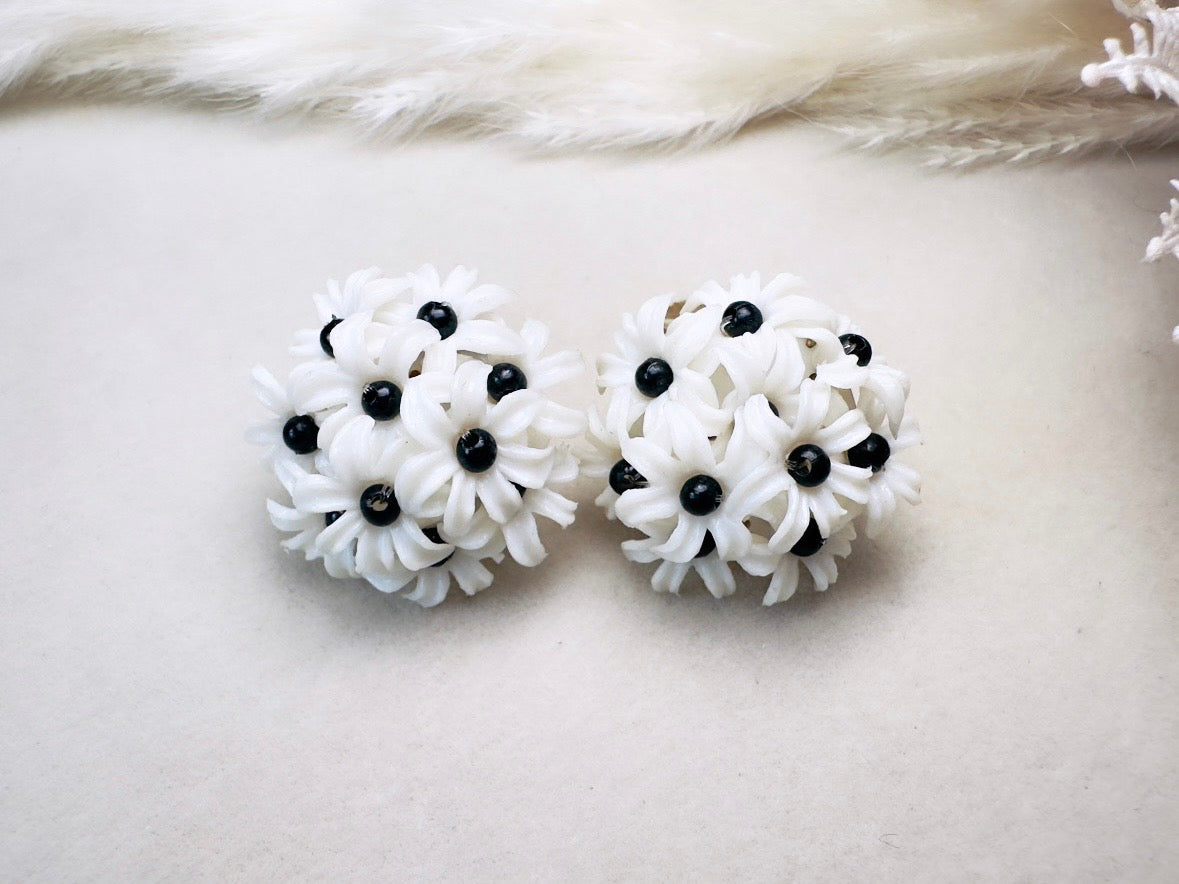 White Daisy Earrings, 60s Vintage Flower Earrings, Molded Celluloid Clip On Floral Earrings