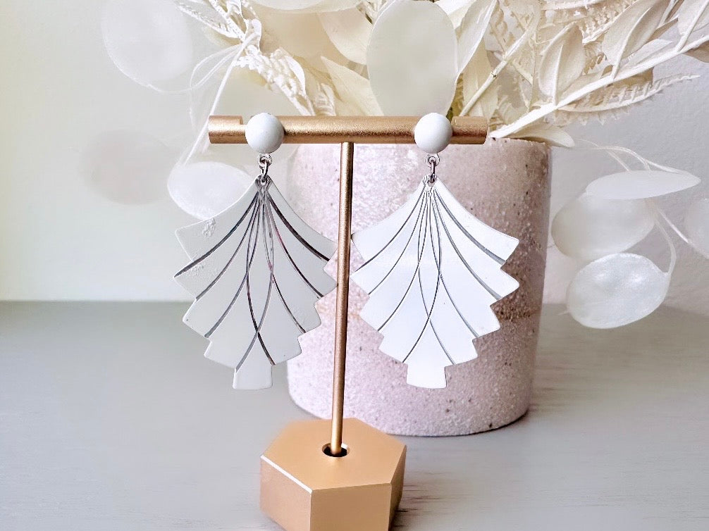 White Fan Earrings, 1960s Vintage Art Deco Pierced Drop Earrings from Piggle and Pop