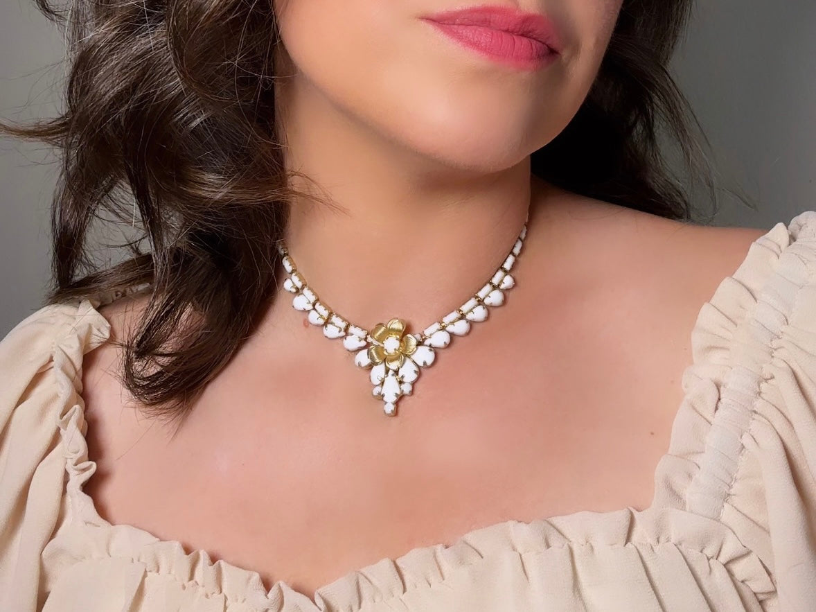 White Milk Glass Necklace, Vintage WEISS Gold 15" Flower Choker Bridal Necklace, Vintage Wedding Jewelry