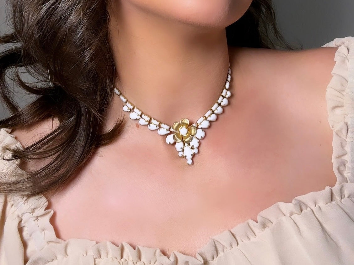 White Milk Glass Necklace, Vintage WEISS Gold 15" Flower Choker Bridal Necklace, Vintage Wedding Jewelry
