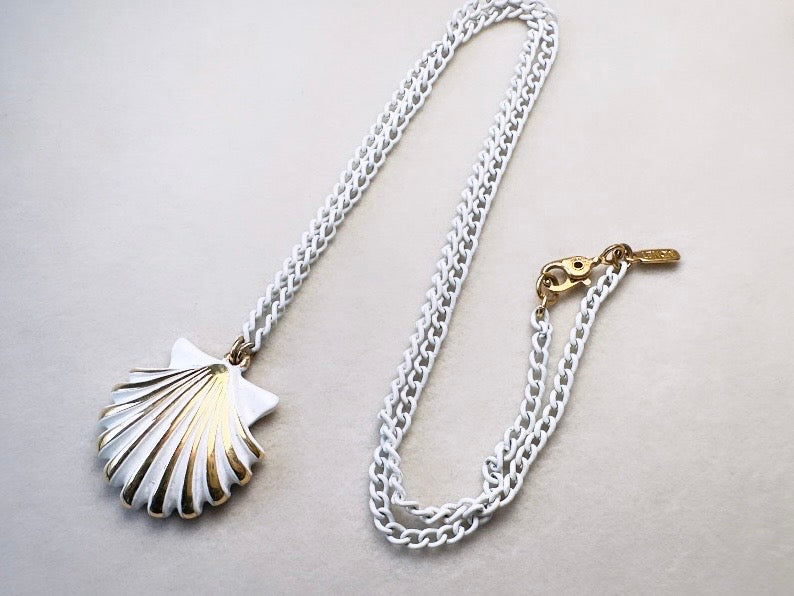 White and Gold Vintage Seashell Necklace, Summer Style Enamel Sliding Pendant on White Chain Necklace