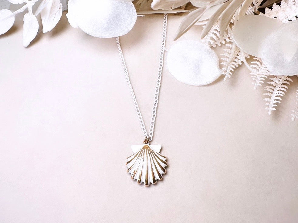White and Gold Vintage Seashell Necklace, Summer Style Enamel Sliding Pendant on White Chain Necklace