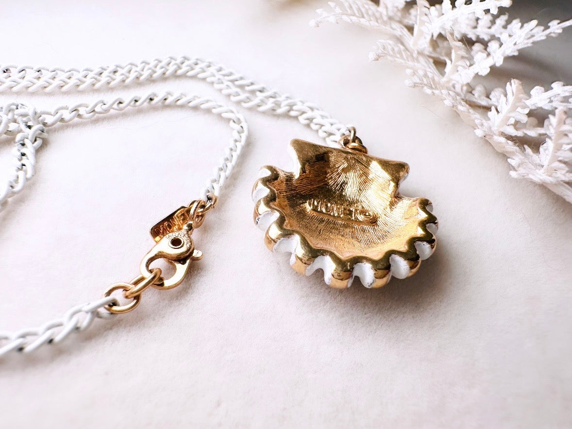 White and Gold Vintage Seashell Necklace, Summer Style Enamel Sliding Pendant on White Chain Necklace